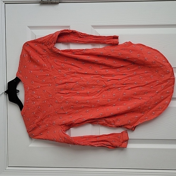 Old Navy Women's V Neck Blouse - Picture 6 of 11